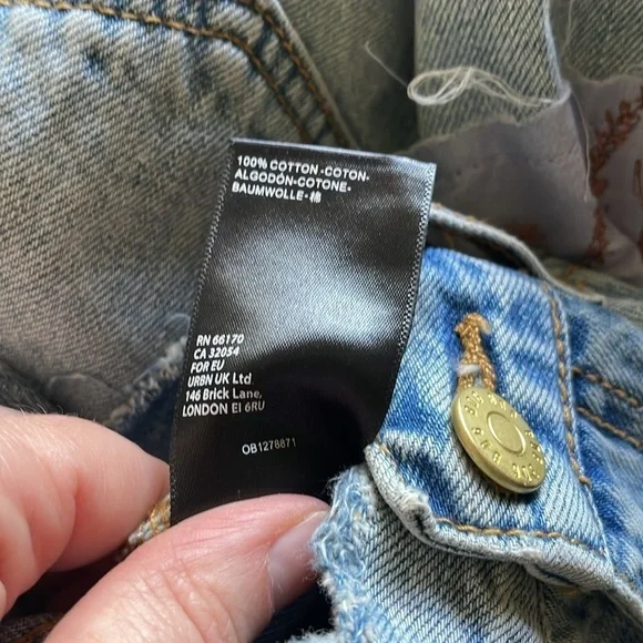 Urban Outfitters BDG Patchwork A-Line Denim Shorts Embroidered Size 24 - Picture 11 of 11